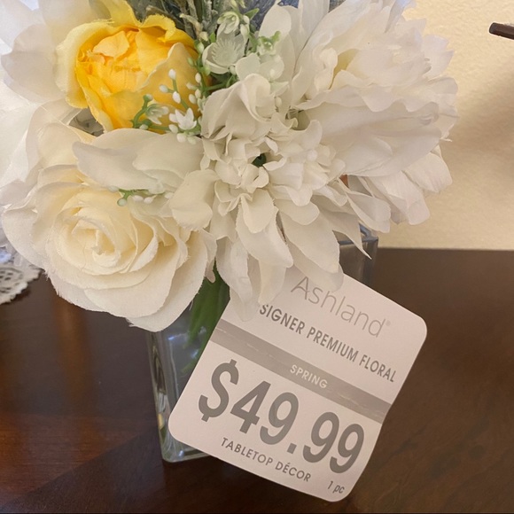 NWT FAUX FLOWERS IN GLASS VASE - Picture 6 of 6